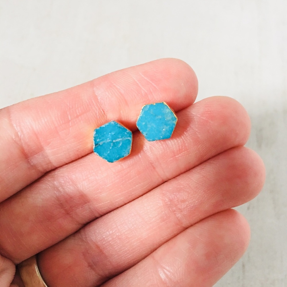 💥 SALE 💥 Natural Turquoise Hexagon Studs